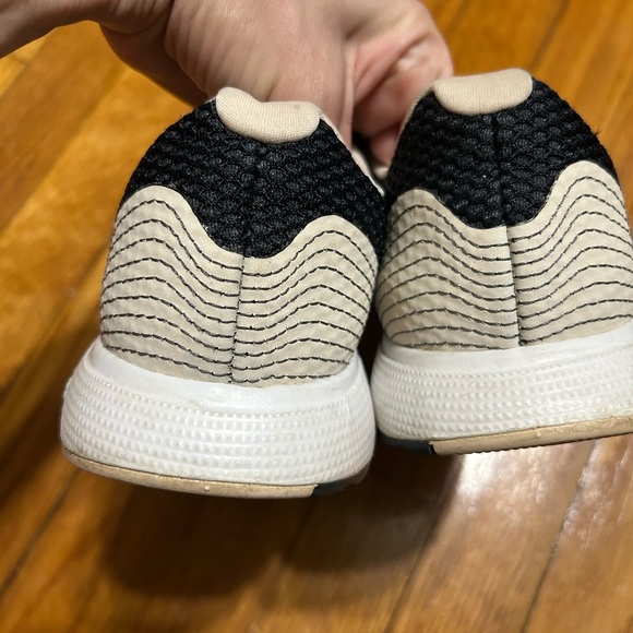 Adidas Sooraj EE9933 Size 6 Black & Taupe Womens Running Training Shoes - Picture 7 of 10